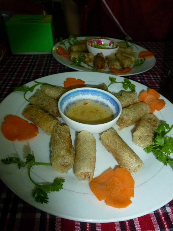 Vietnamese food, fried spring rolls